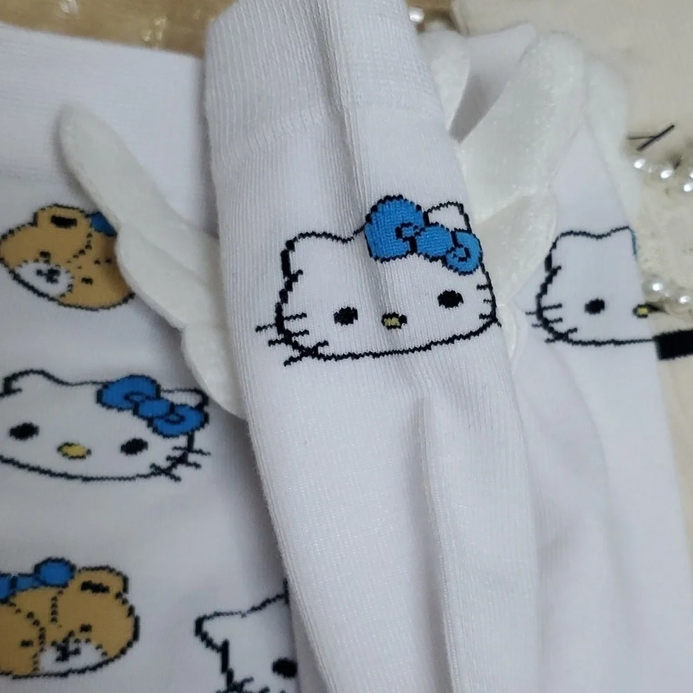 Hello Kitty new pair